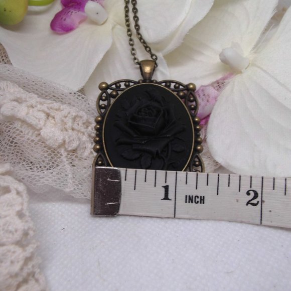 Victorian Black Rose Cameo Bronze Necklace Antique - Picture 5 of 8